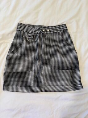 Pull&Bear Black & White Houndstooth Mini Skirt with D-Ring